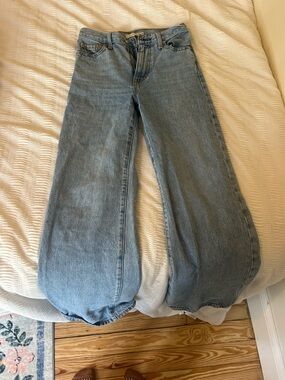 Levi’s Wide Leg Jeans
